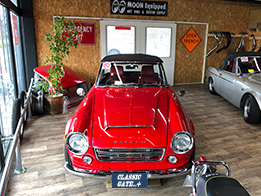 AIRLADY 2000がお出迎え。