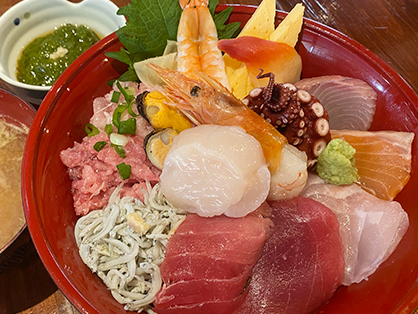 CLASSIC GATE名物 塩釜直送海鮮丼