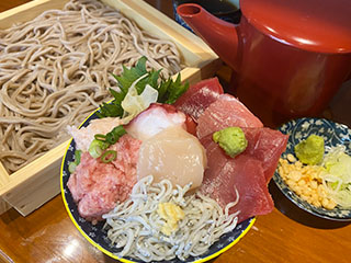 山形板そばミニまぐろ定食